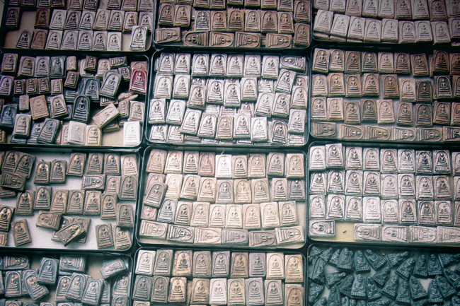 Thippanet Market - Amulet Market in Chiang Mai Thippanet Market - Amulet Market in Chiang Mai